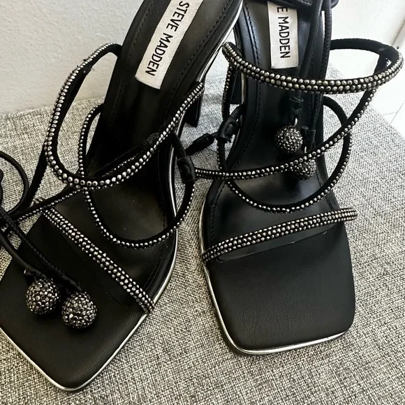 Steve Madden Unveil Wrap Heels - Black Size 6.5 - LIKE NEW - Picture 3 of 7